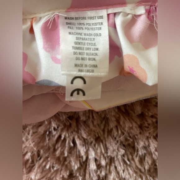 3 for $19) Cute baby girls comforter and pillow set - Picture 3 of 8